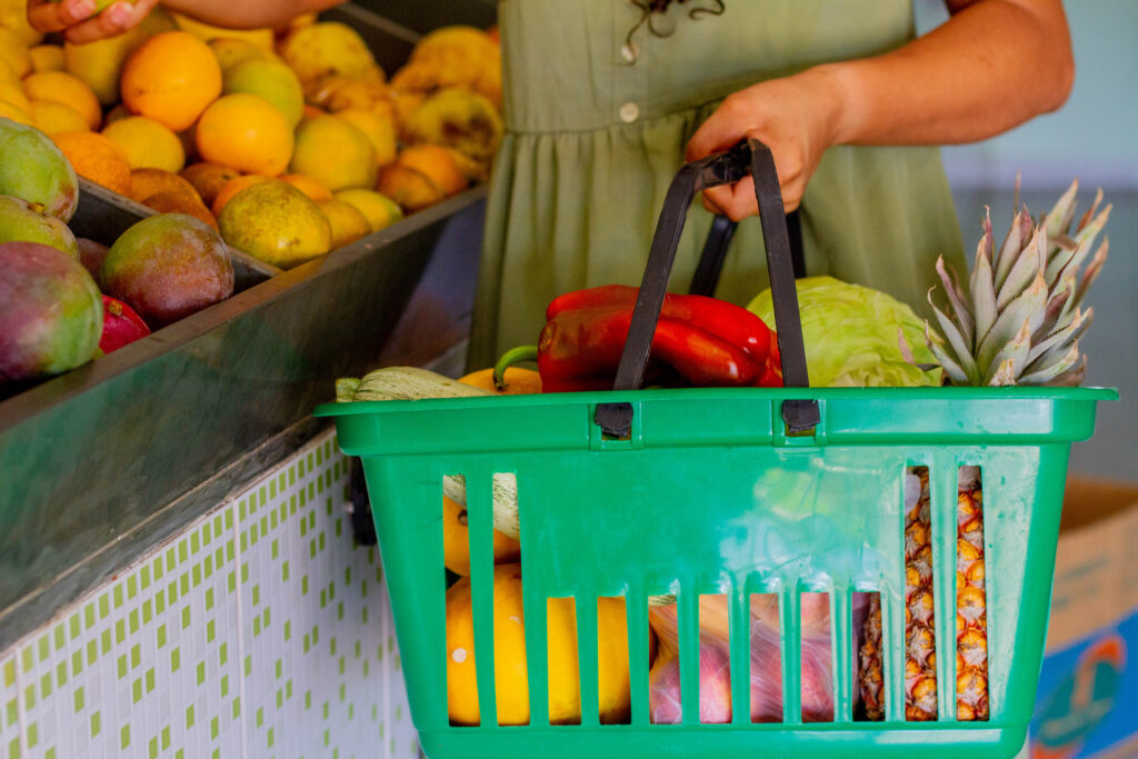 Beneficiários entram em festa novo CARTÃO ALIMENTAÇÃO distribuído