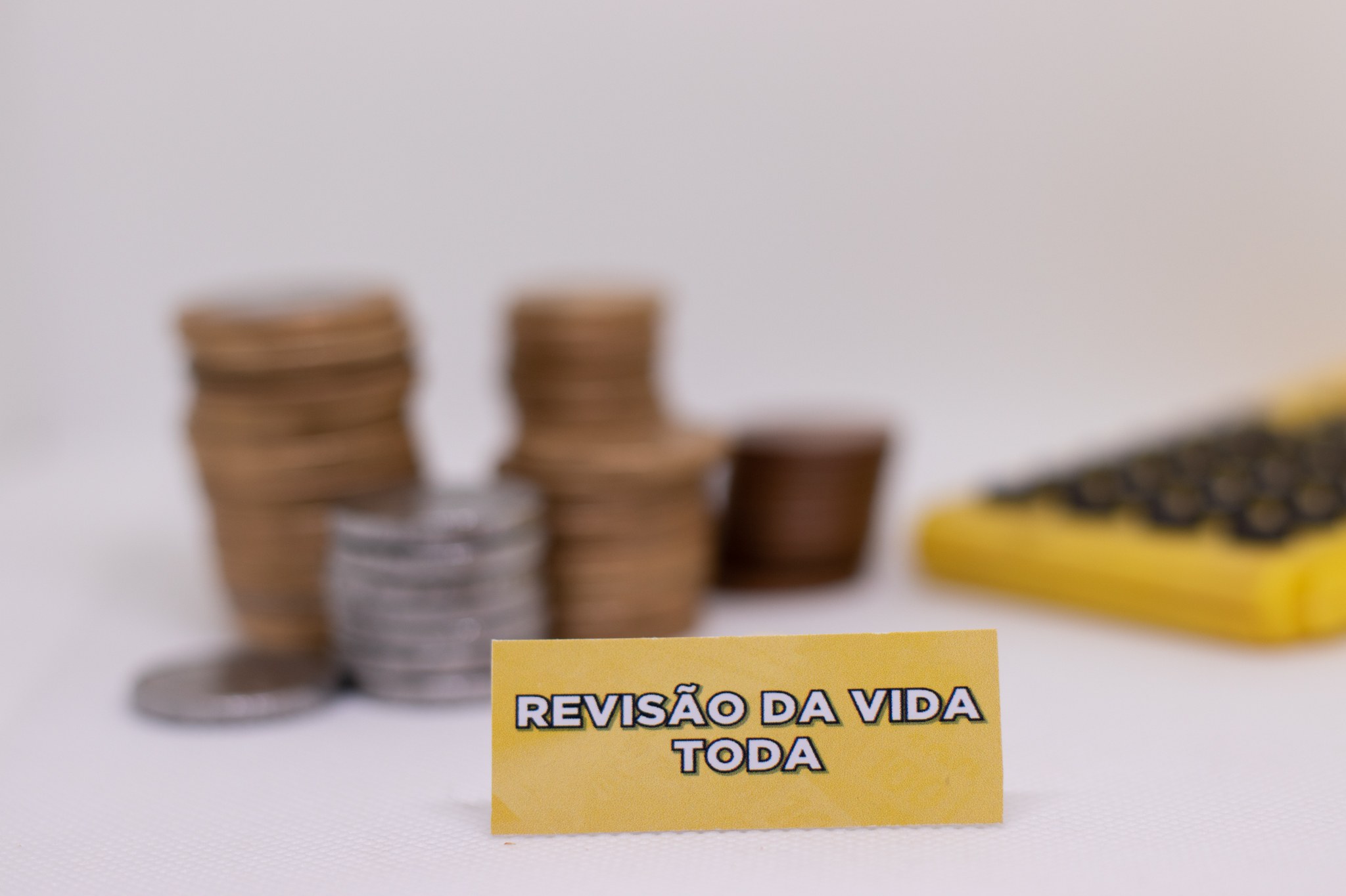 Aposentados: STF modifica cálculo de aposentadoria – entenda os impactos