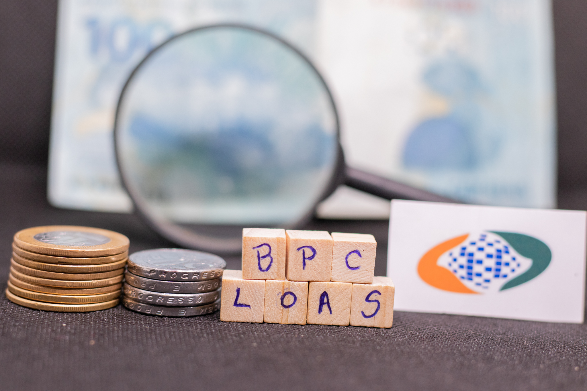 Como conseguir BPC se a renda supera o mínimo exigido?