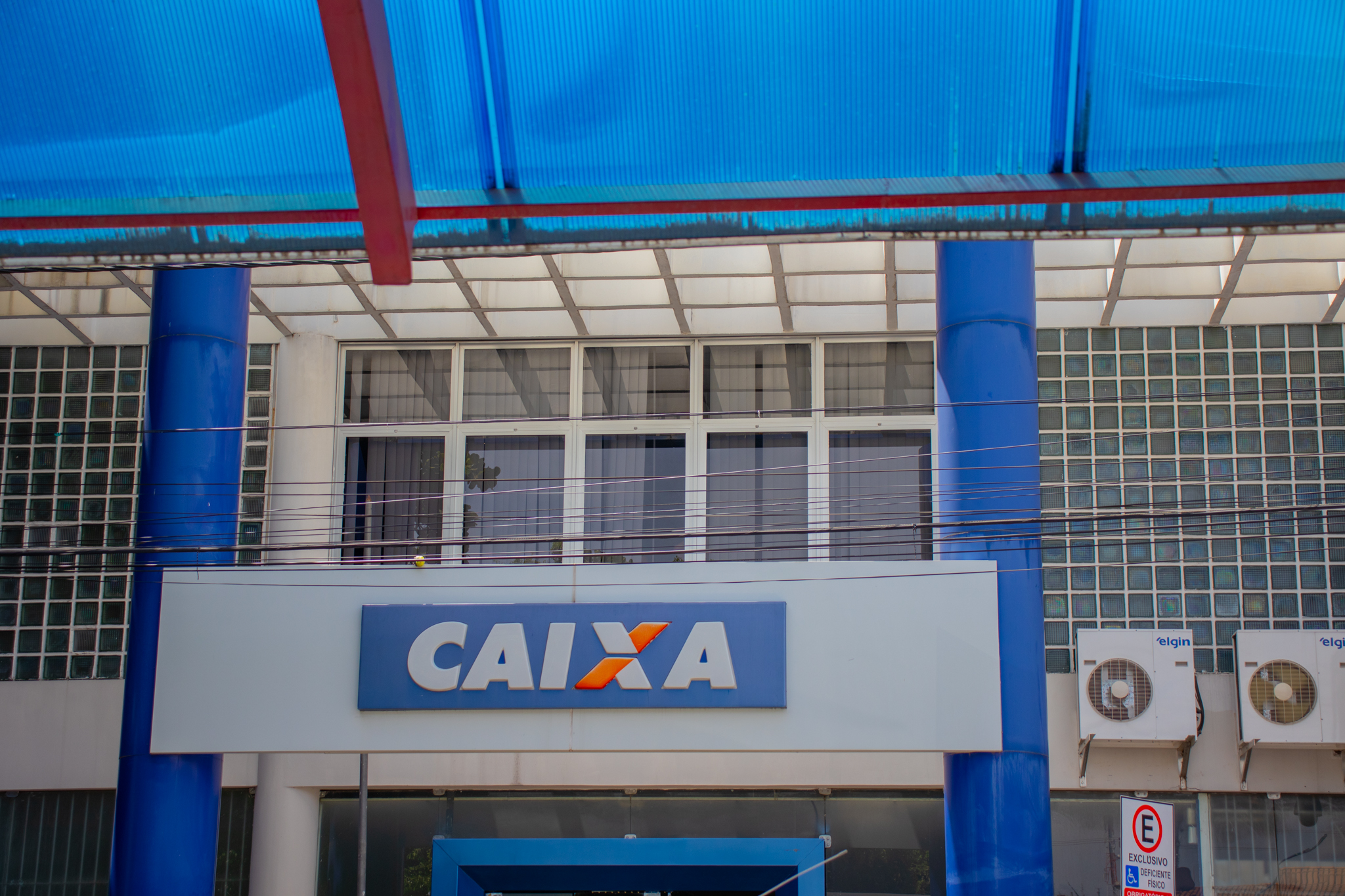ATENÇÃO! Trabalhadores que esqueceram dinheiro na CAIXA têm prazo MÁXIMO para resgatar valores