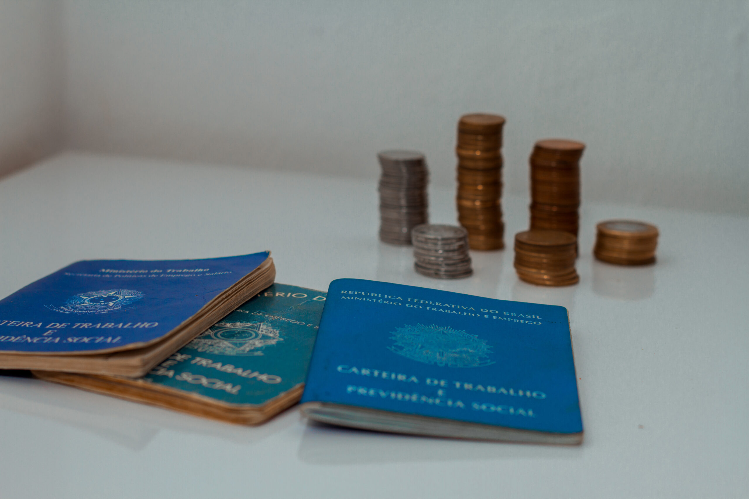 Auxílio para donas de casa LIBERADO? Veja o que diz o governo!