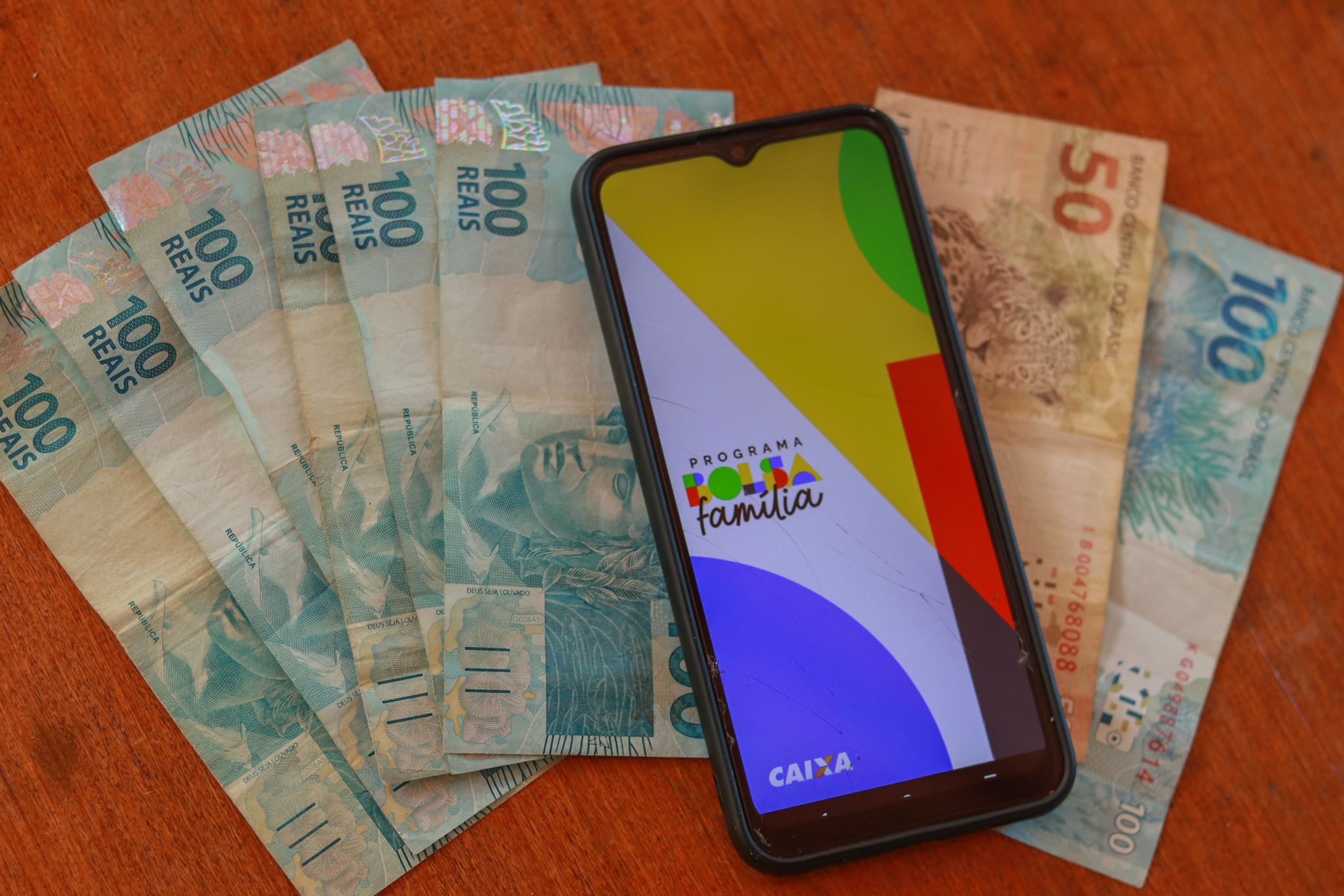 Bolsa Família DUPLICADO? Ministro confirma quais famílias vão receber REPASSE de R$ 1150 este mês