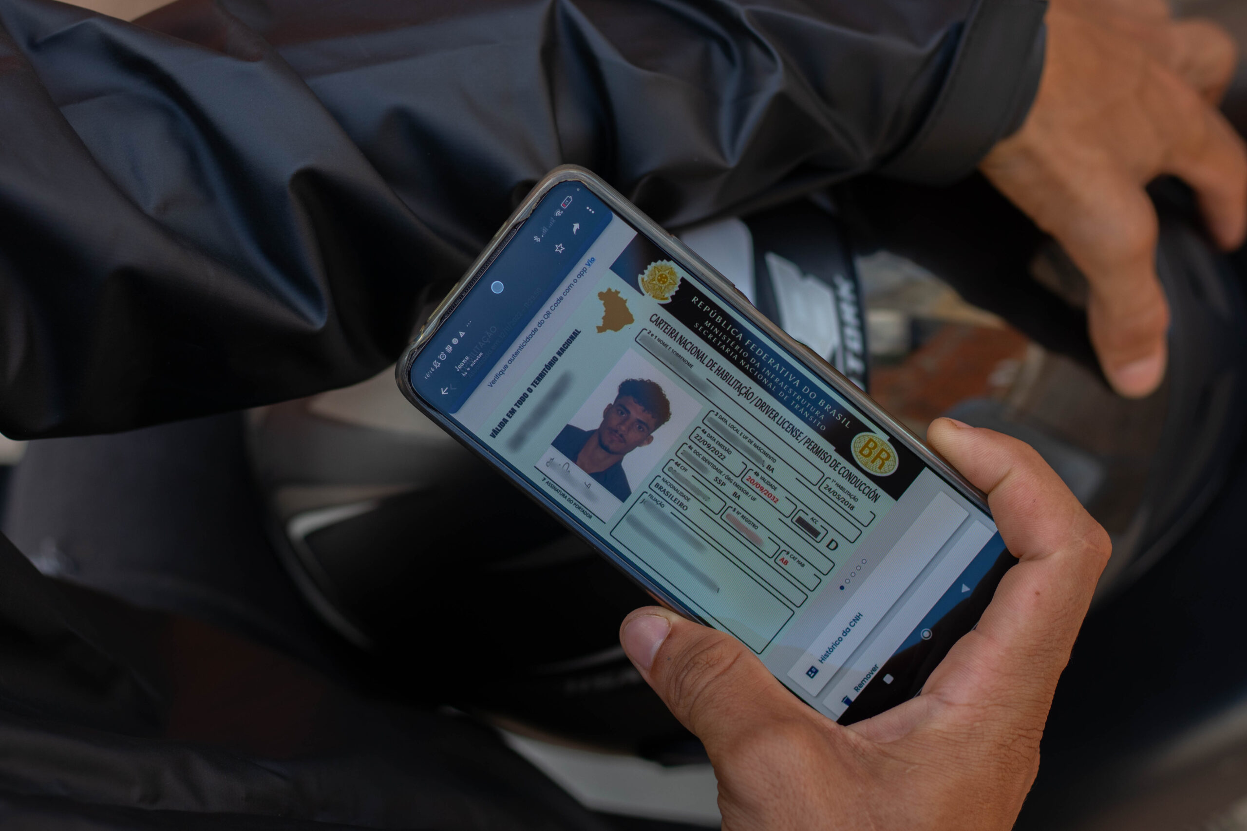 CNH passa por MUDANÇAS importantes em 2024 no Brasil e deixa motoristas em estado de ALERTA