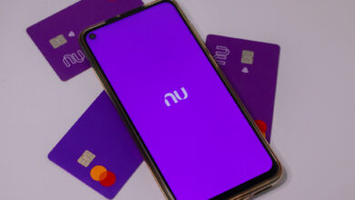Cuidado com o roxinho! Comunicado do Nubank está CANCELANDO cartões; entenda