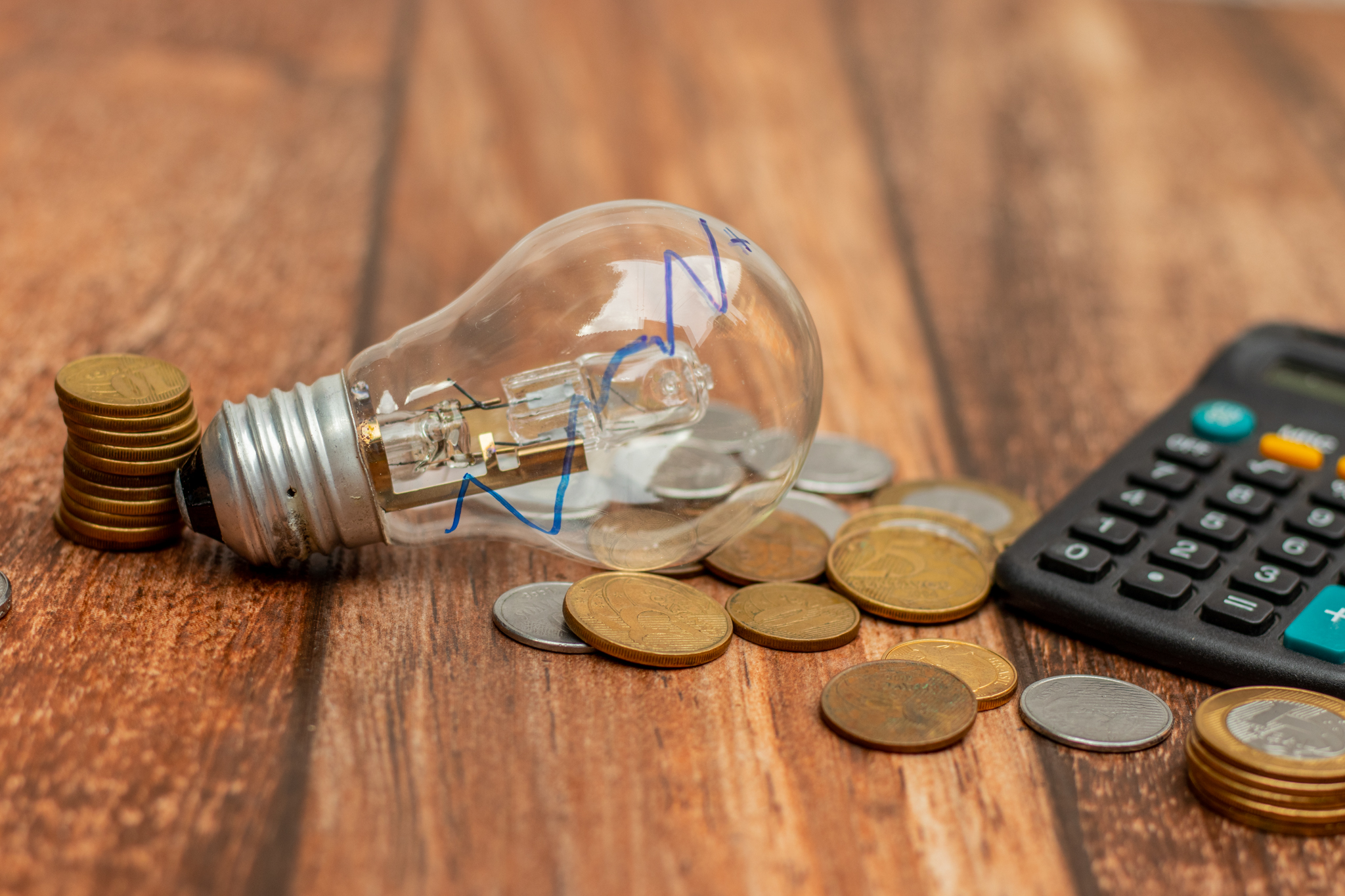 É possível ECONOMIZAR até R$ 30 na conta de luz? Descubra AGORA!