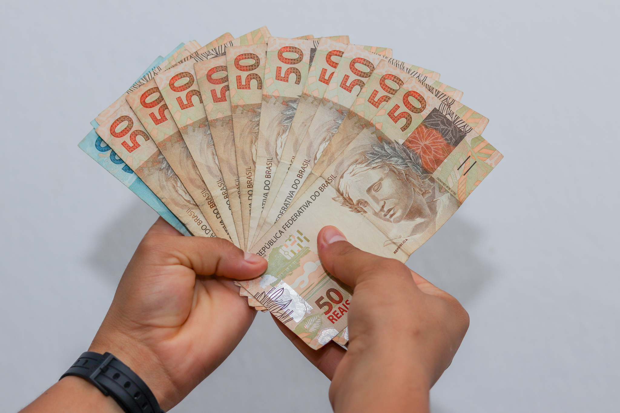 Governo + Caixa Econômica Federal liberam Pix de R$ 499,00 para brasileiros que possuem CPF ativo; Veja como garantir