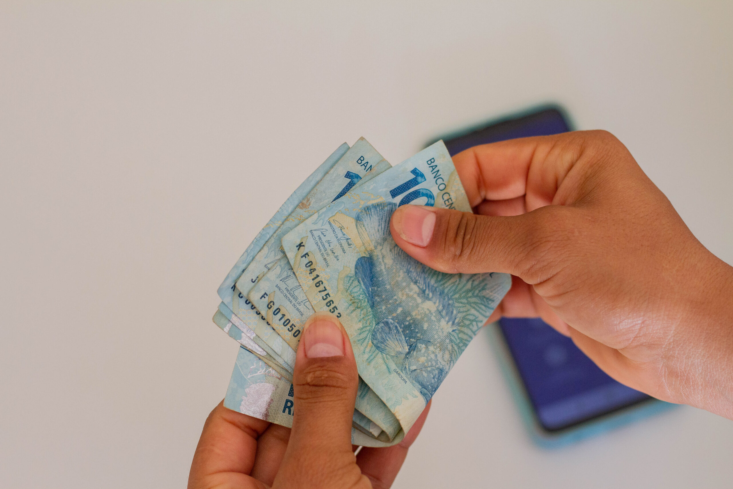 O relógio está CORRENDO! Pegue este AUXÍLIO DE R$ 5 MIL até HOJE (26); é agora ou nunca