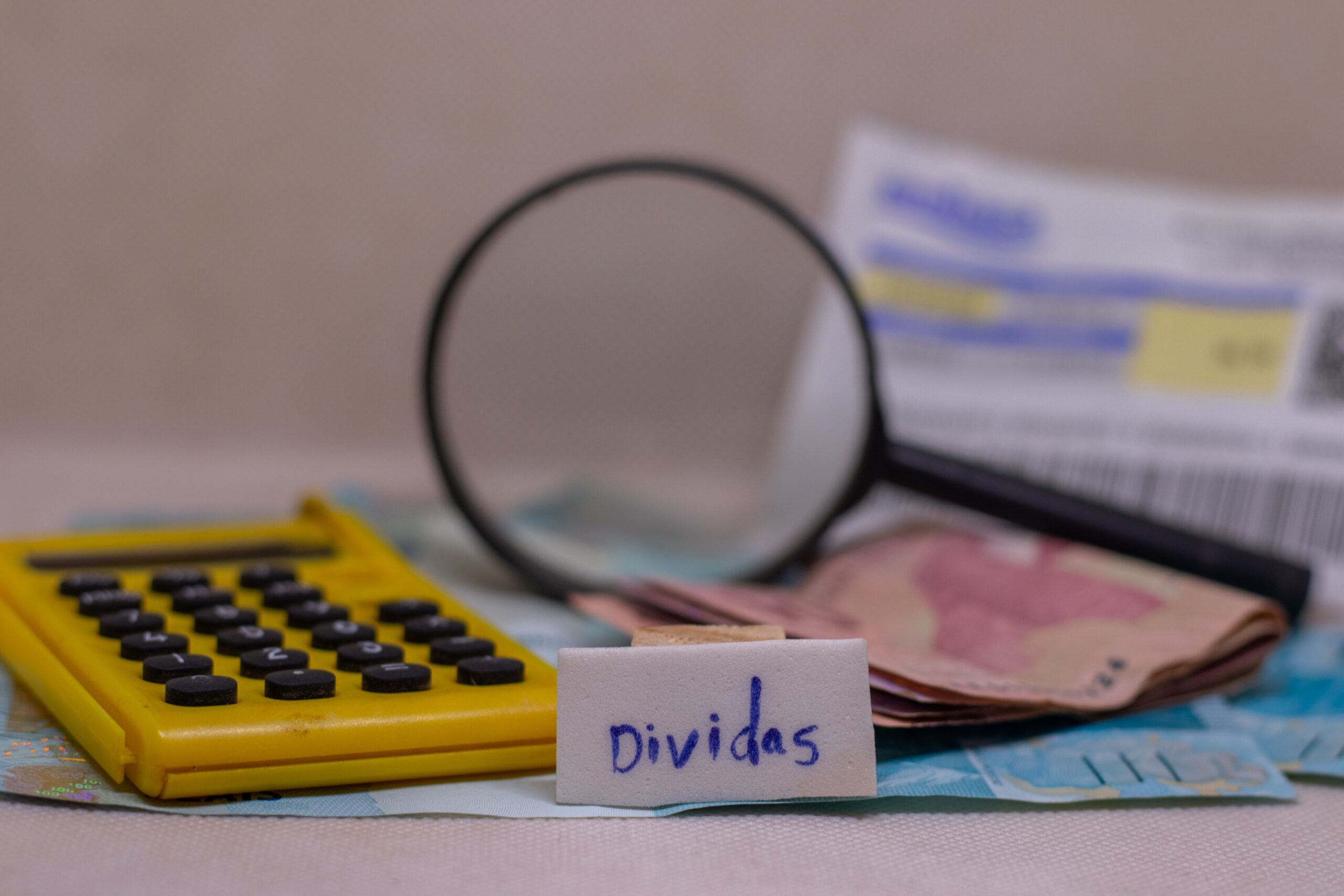 Pessoas com 55+ ficarão ISENTAS de dívidas? Serasa se pronuncia sobre o FIM desse pesadelo
