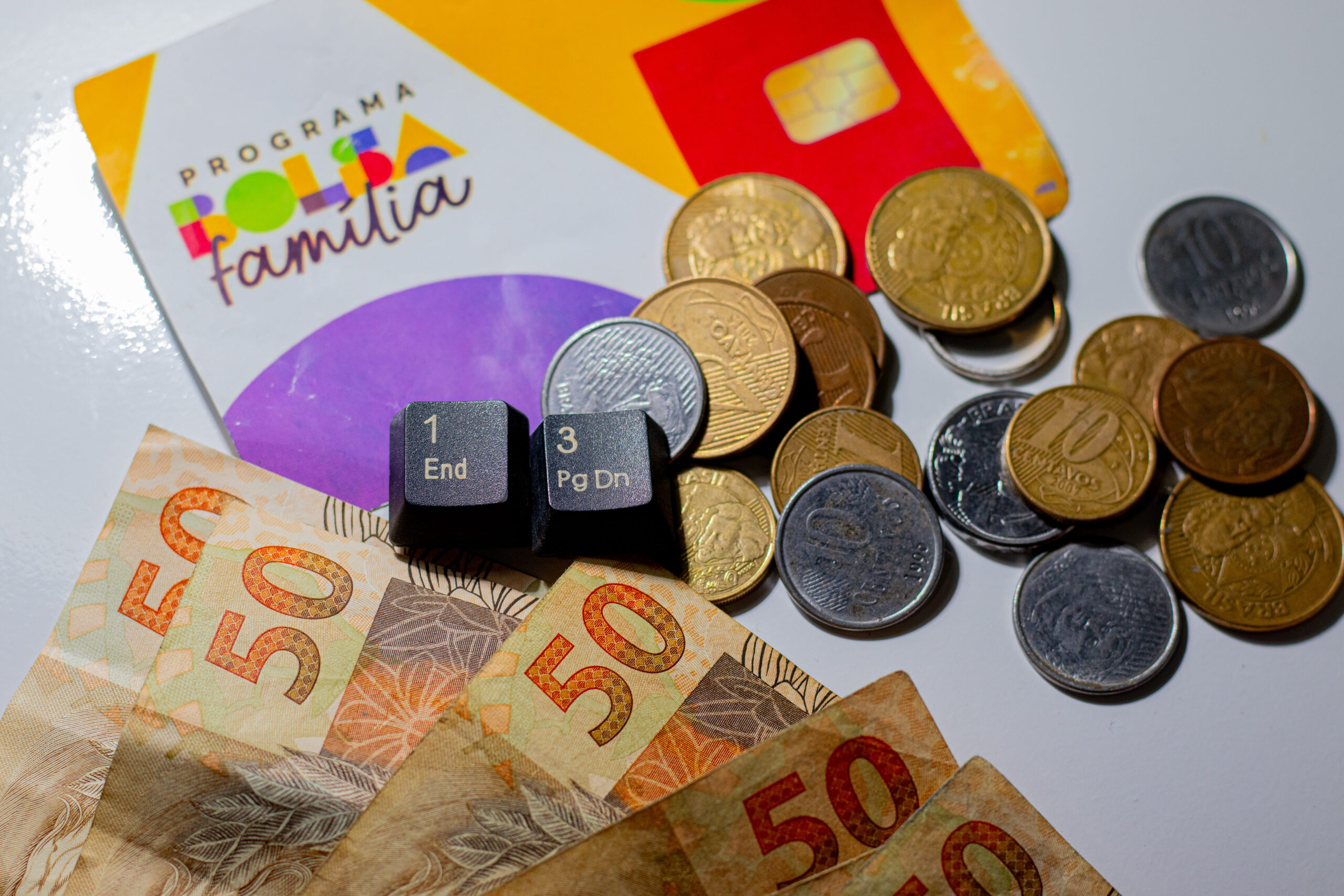 Pode comemorar! ESTES beneficiários poderão DESBLOQUEAR um presente do Bolsa Família no próximo mês; veja como