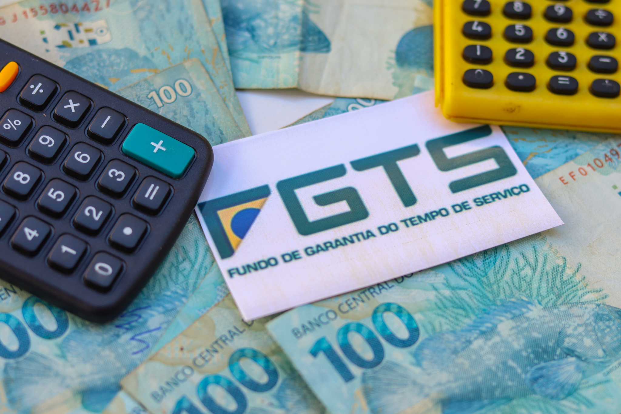 R$ 15 BILHÕES de FGTS? Veja como aproveitar essa FORTUNA em sua conta