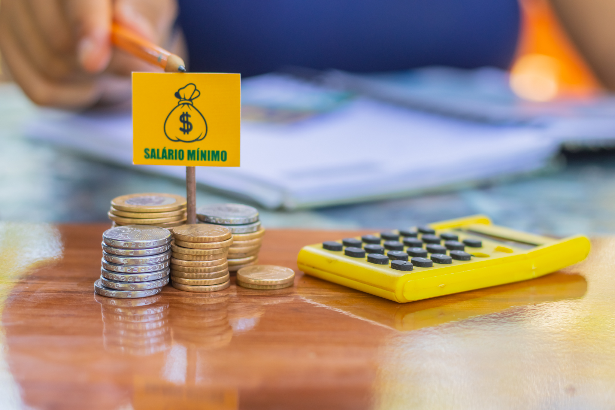 Salário ATUALIZADO! Todos trabalhadores poderão receber R$ 1.600? Veja!