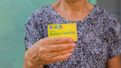 Idosos estão na mira de CANCELAMENTO? Veja quais grupos NÃO podem receber o Bolsa Família de jeito nenhum