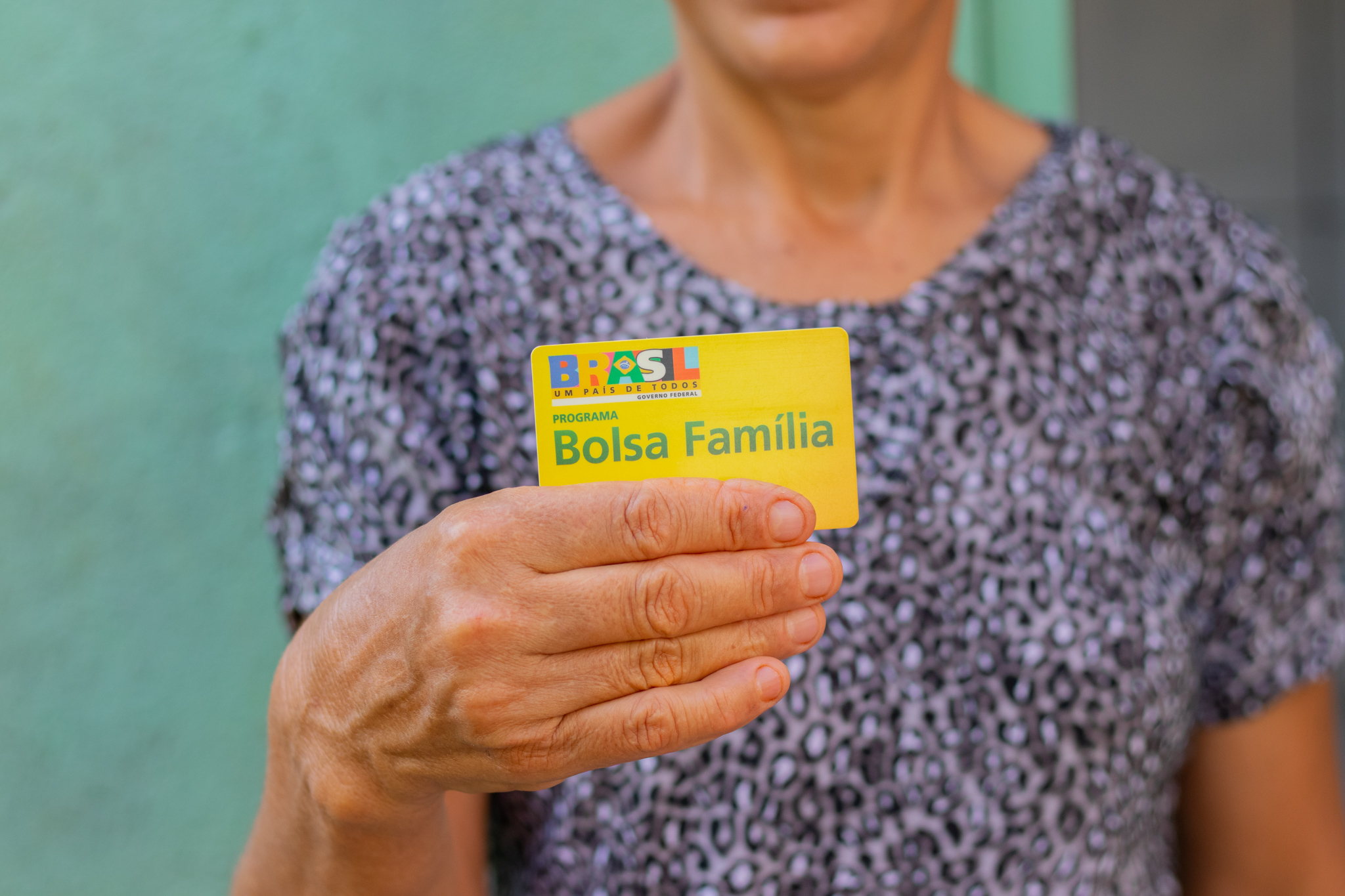 Idosos estão na mira de CANCELAMENTO? Veja quais grupos NÃO podem receber o Bolsa Família de jeito nenhum