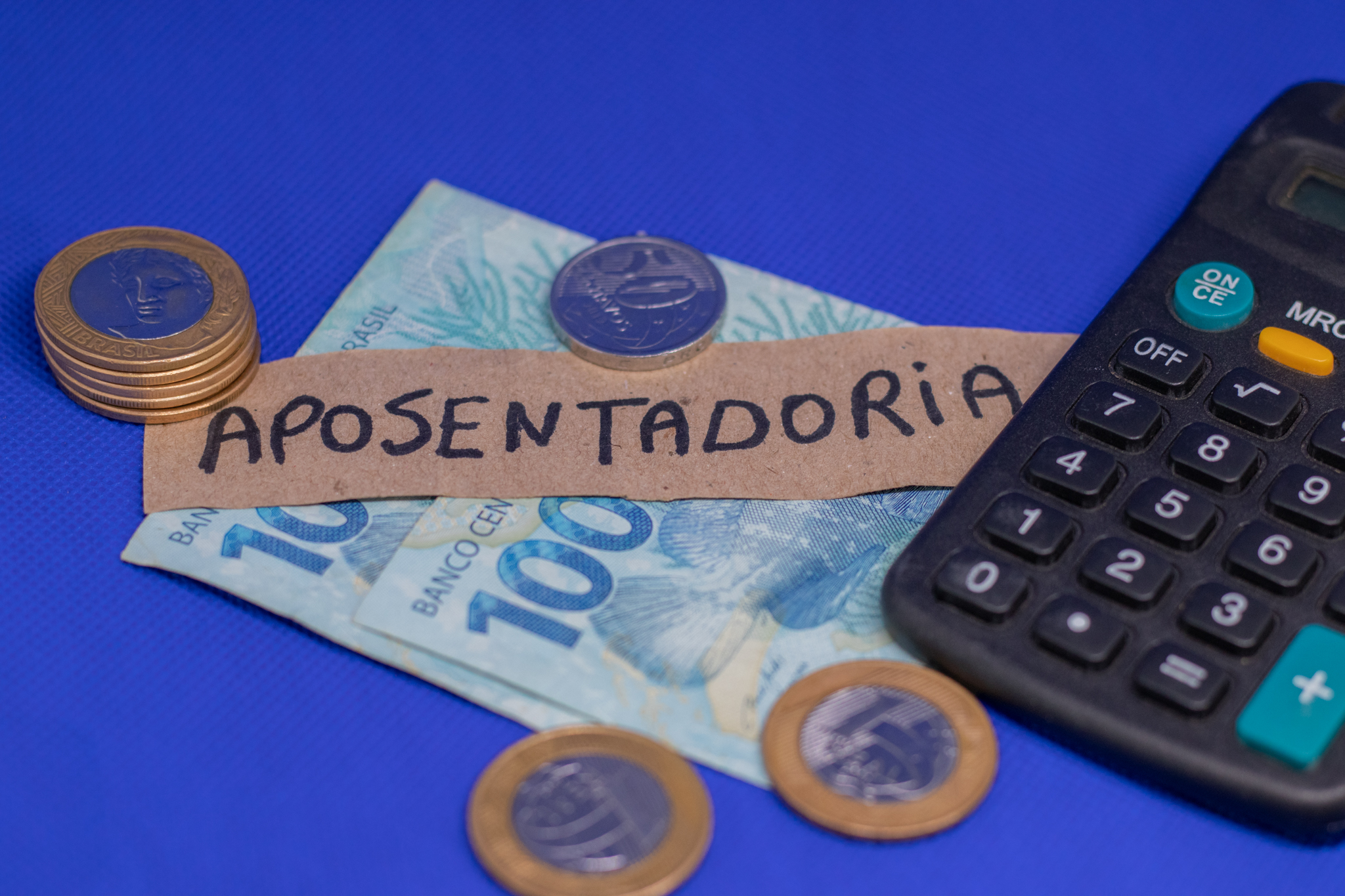 Mudou DE NOVO? Novas regras para aposentadoria exigem ATENÇÃO dos brasileiros