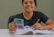 Você faz EJA? Descubra quanto vai receber com o programa Pé-de-Meia