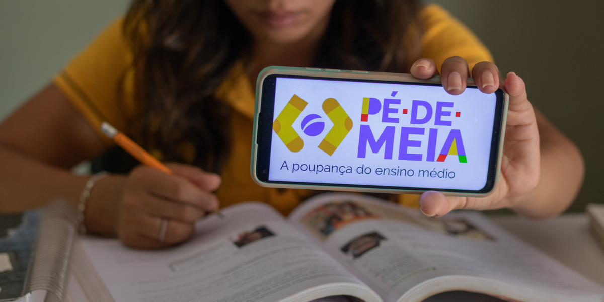 Ficou sem os R$ 200 do Pé-de-Meia Descubra agora o que fazer para resolver