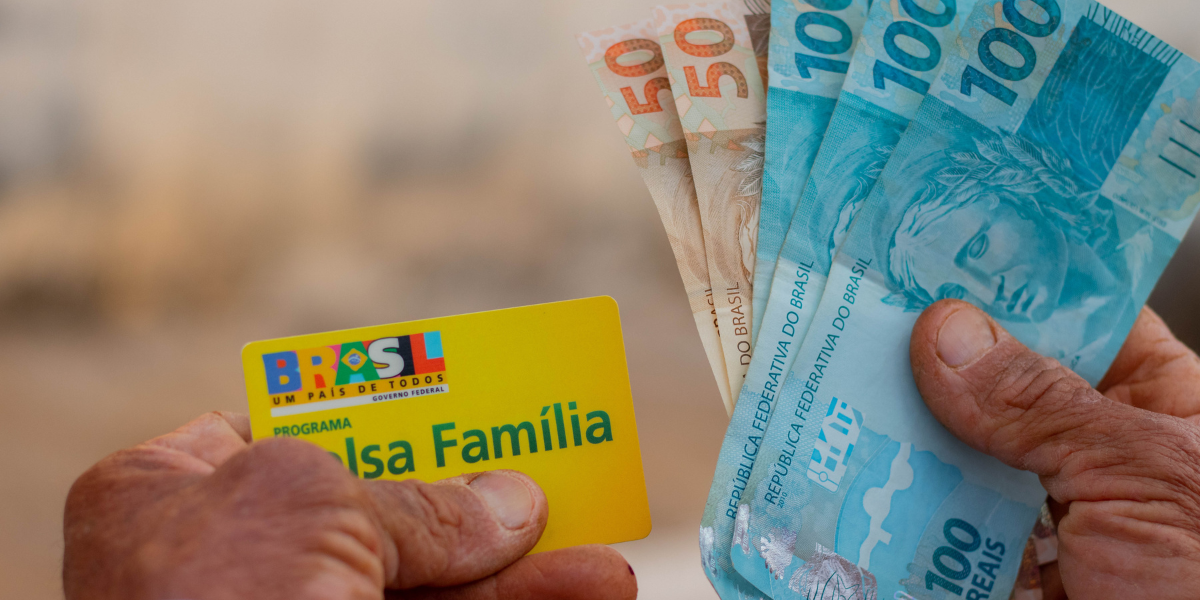 Bolsa Família ANTECIPADO! Veja quem recebe neste sábado (2112)