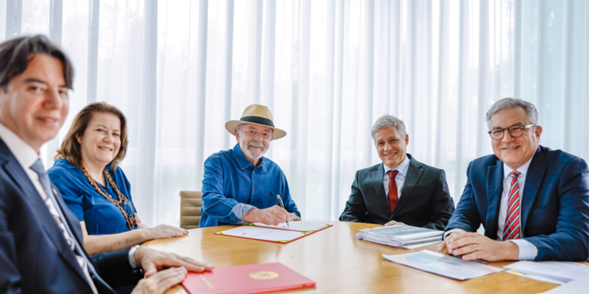 Política Nacional de Cuidados é sancionada por Lula; entenda a nova lei e como ela afeta a sua vida
