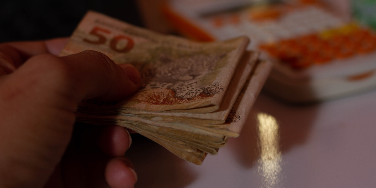 Quer ganhar até R$ 1,9 mil Descubra como BPC e Bolsa Família podem te ajudar