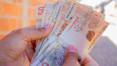 R$ 415 te esperando Caixa libera novo benefício para trabalhadores - veja se tem direito