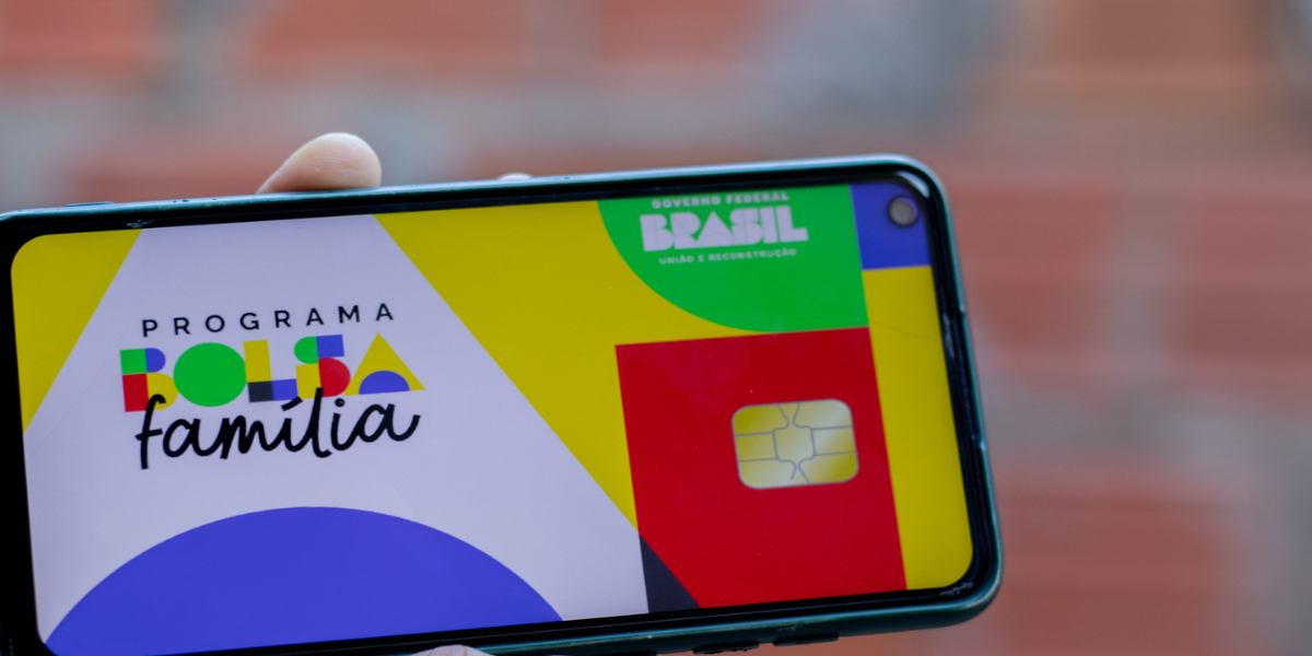 Mentiu que é solteira no Bolsa Família Descubra agora se o cadastro biométrico vai revelar a verdade