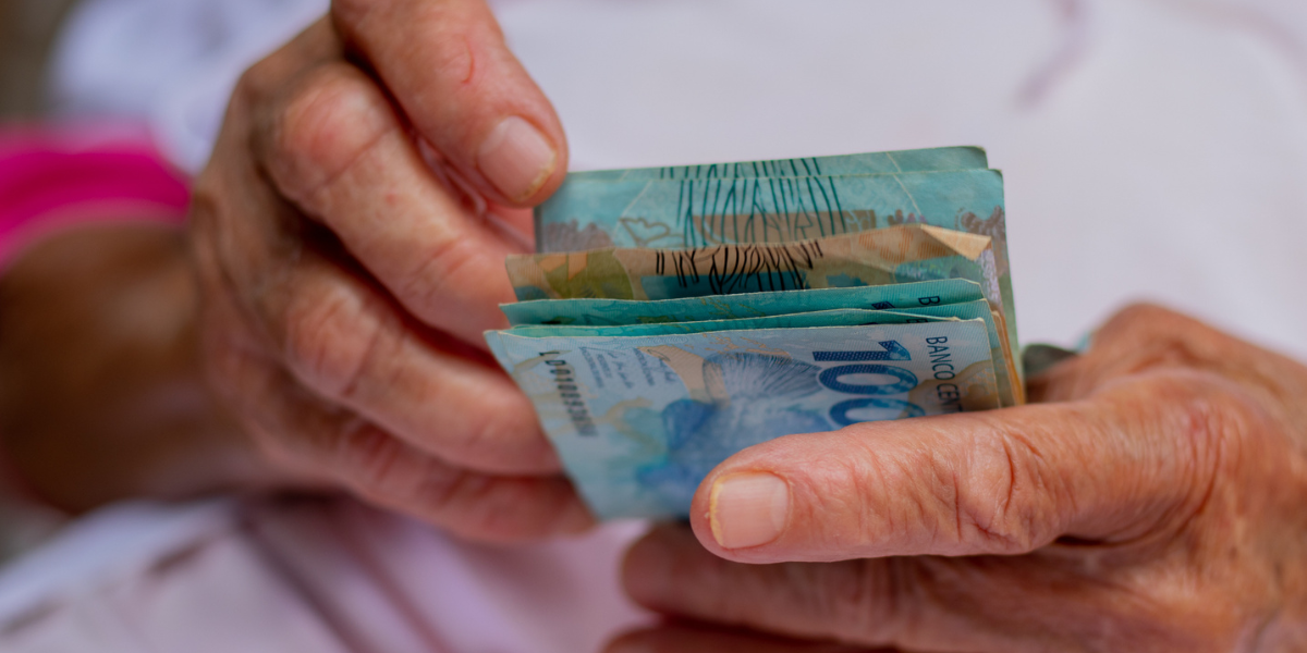 Renda extra de R$ 104 do governo quantidade de pessoas na família garantem o benefício Saiba mais