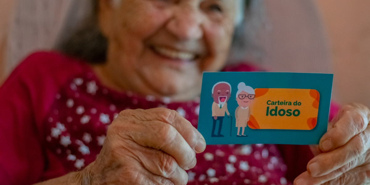 Carteira do Idoso vencida Veja agora como renovar e continuar aproveitando os benefícios