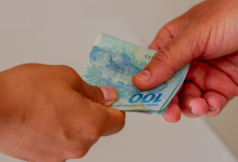 Dinheiro na conta! Saiba se você tem direito ao abono salarial de 2025