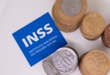 Através do INSS, é possível se aposentar ganhando bem. Contudo, há regras a se cumprir.