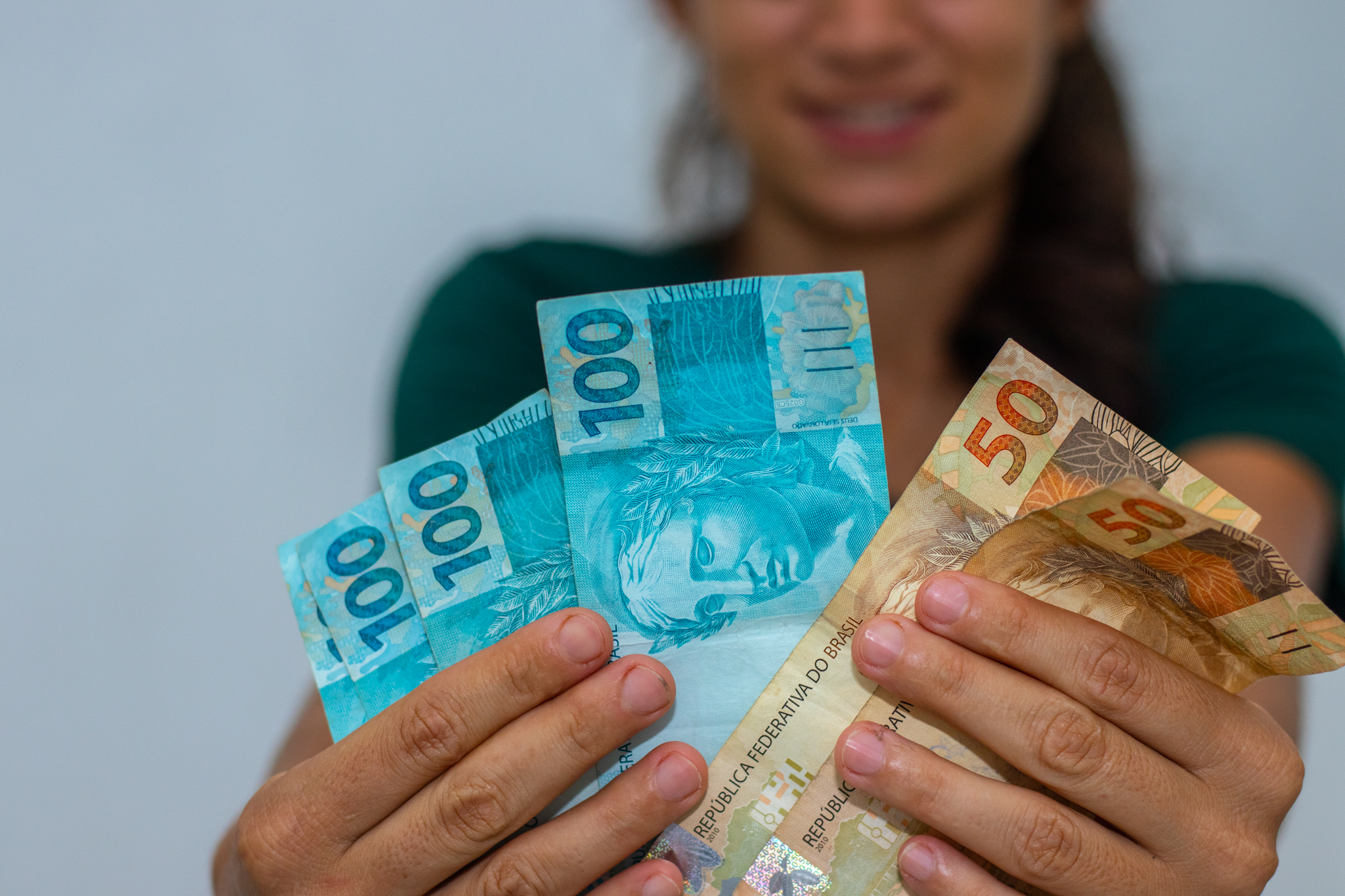 Se você é trabalhador, veja qual o valor máximo que pode contratar do consignado CLT.
