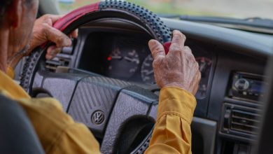 Os idosos podem conseguir carros com desconto. Entenda como.
