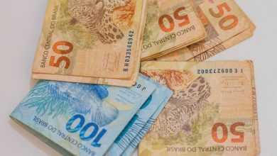 O governo está correndo para aprovar a votação do Orçamento, que afeta os benefícios de milhões.