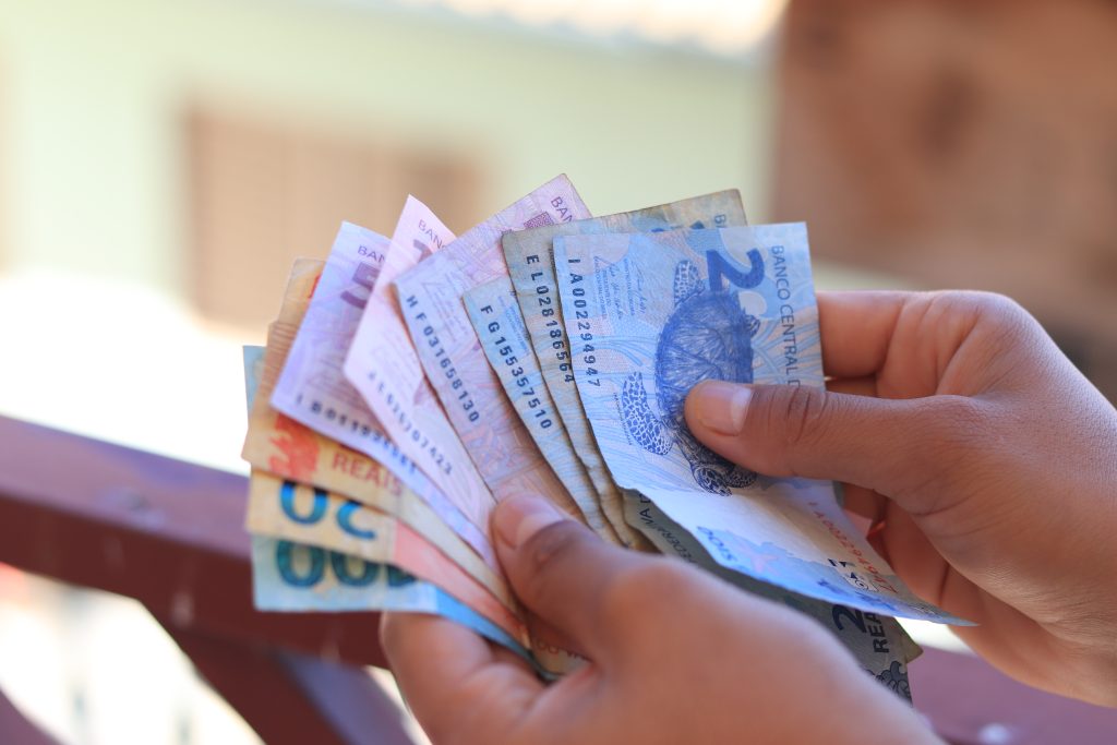 O cartão Meu INSS Vale+ possibilitava acesso à antecipação da aposentadoria.