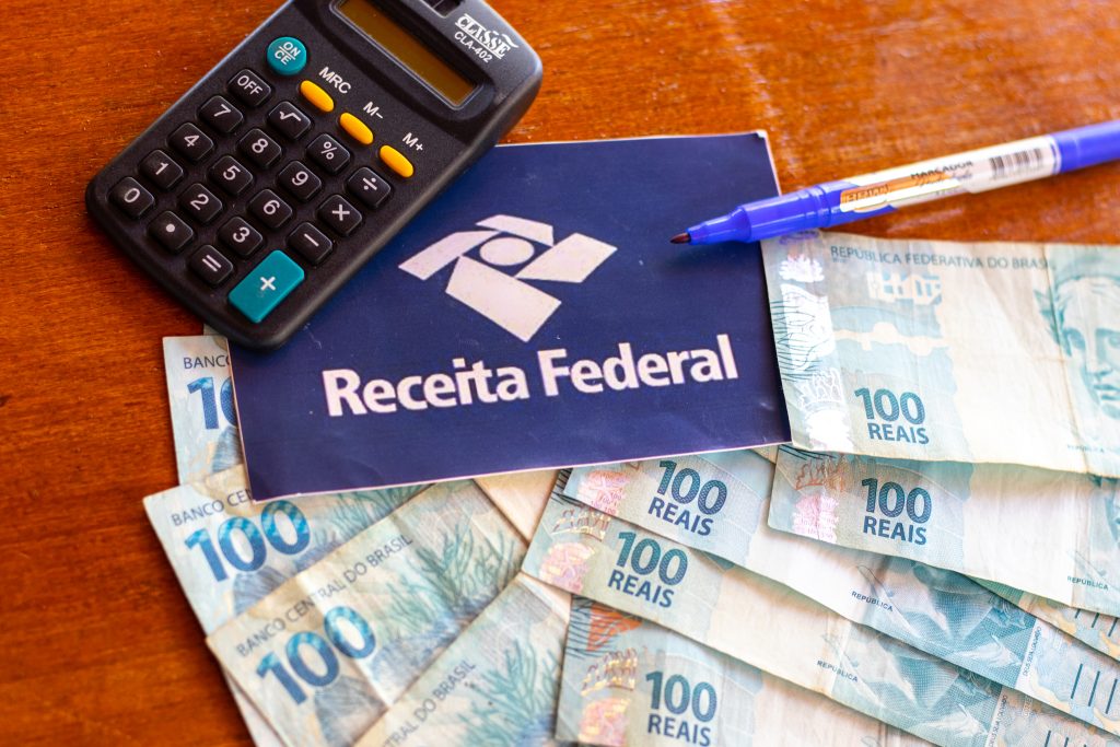 Precisa fazer a consulta ao primeiro lote da restituição? Veja quando abre.