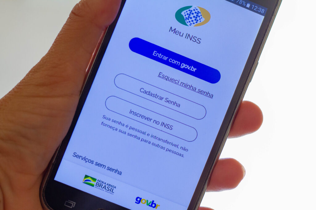 Se você foi vítima das fraudes do INSS, veja como a solicitação de reembolso funciona.