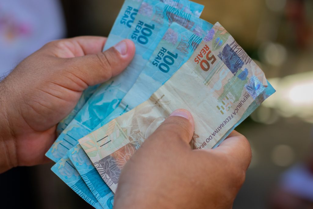O golpe do falso advogado segue fazendo vítimas em todo o país. Saiba como funciona.