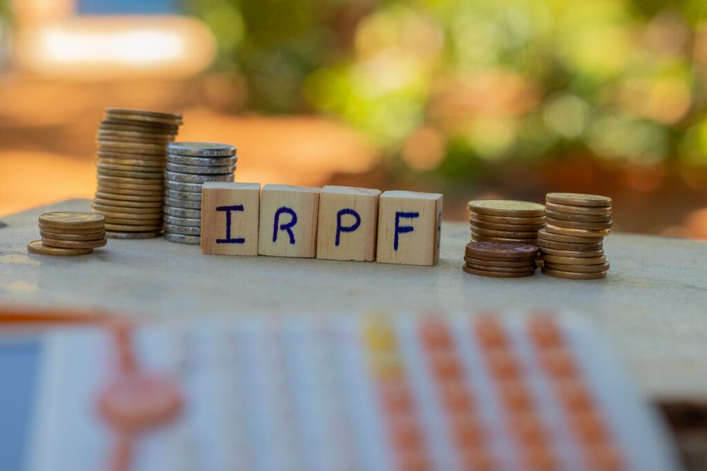 Se você vai receber o pagamento da restituição do IRPF, fique atento às datas de repasse.