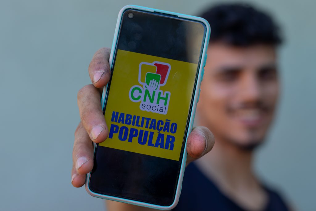 Se você quer tirar a CNH gratuita, veja como fazer isso.