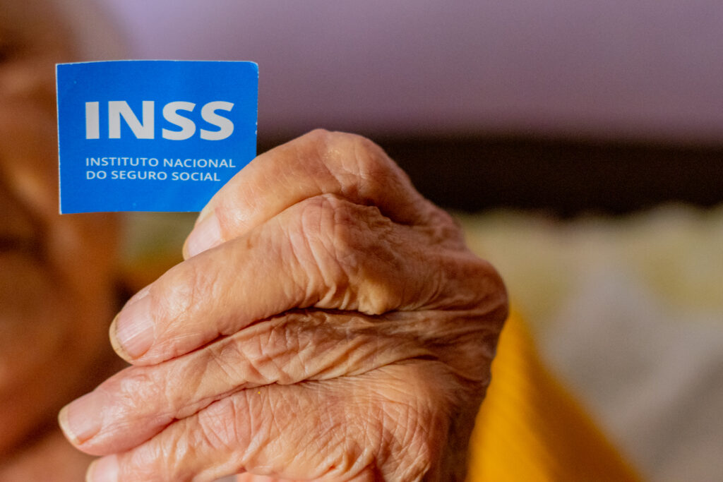 Se você quer se aposentar, veja como manter o CNIS em dia.