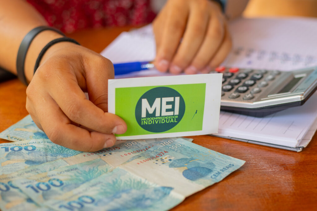 Se você é MEI e está endividado, veja como sair dessa situação.