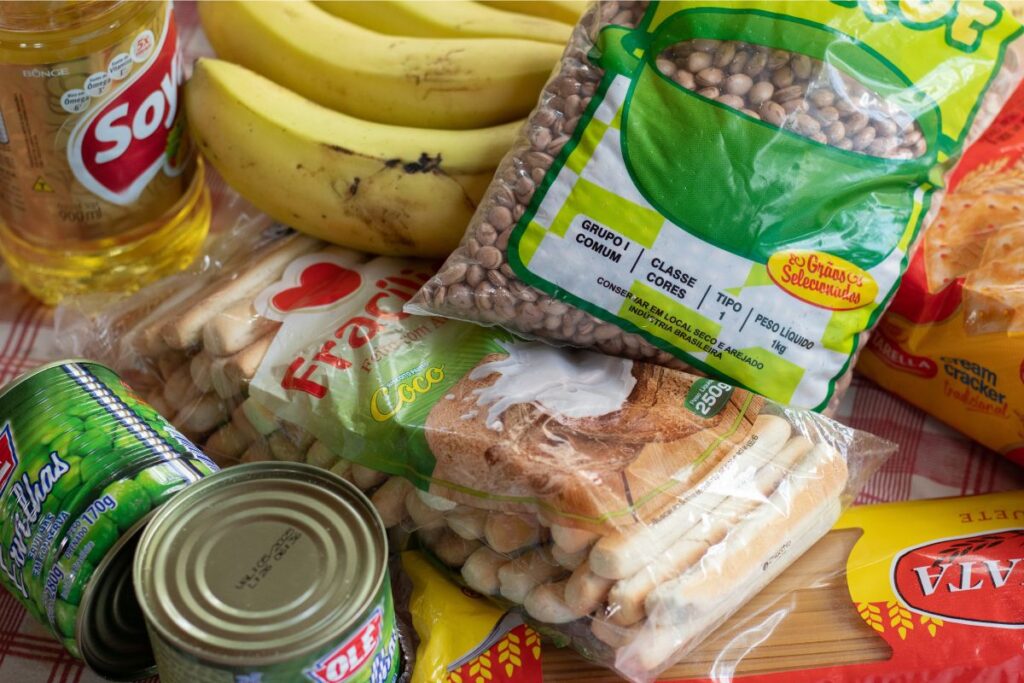 Se você tem registro no CadÚnico, veja como receber a cesta básica.