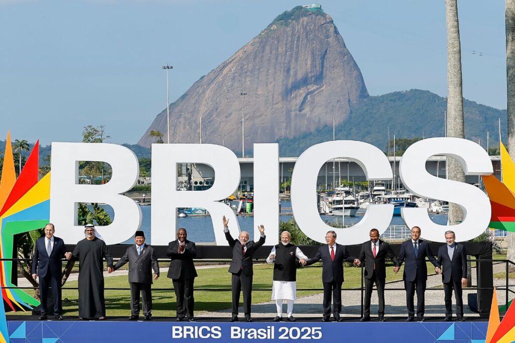 Recentemente, o BRICS informou novos planos de integração entre os países.