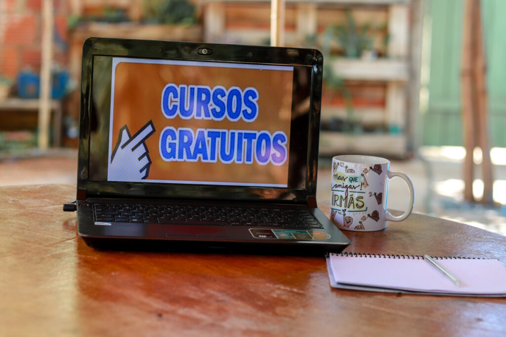 Se você quer fazer cursos de graça, veja como o CadÚnico te ajuda.