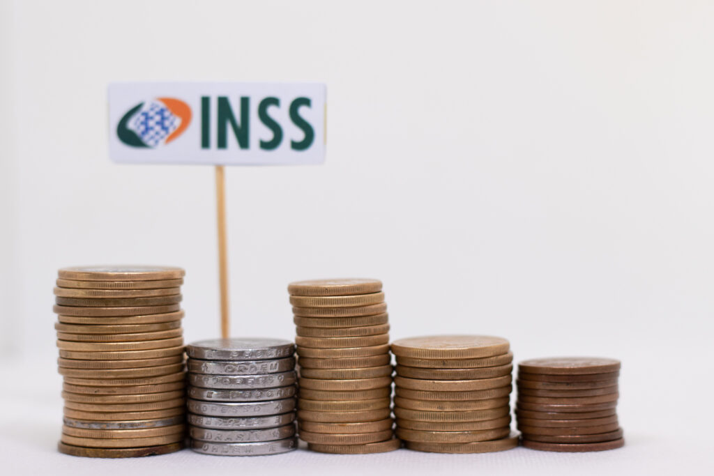 Quem vai receber os atrasados do INSS precisa ficar atento às novas regras.