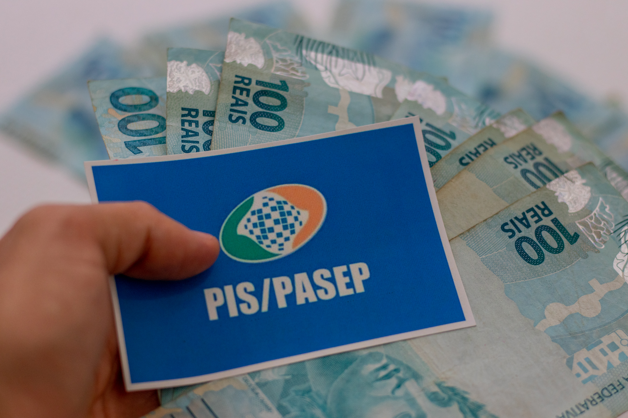 Se você ainda não sacou o abono salarial, veja como acessar o benefício agora.