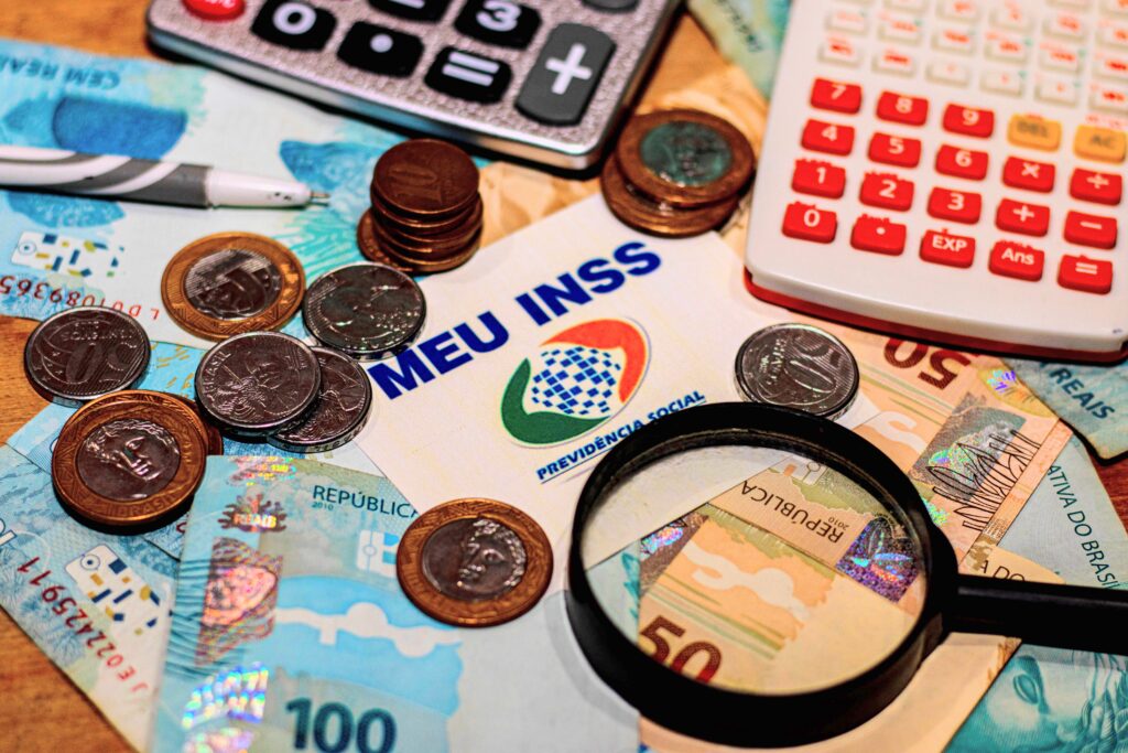 A carência do INSS poderá deixar de ser uma exigência para dois novos grupos de pessoas.