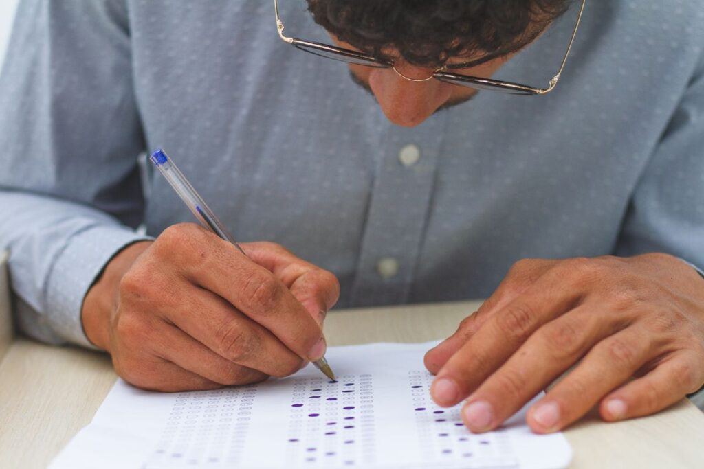 Se você vai fazer o Enem 2025, veja o que levar em consideração ao entregar a redação.