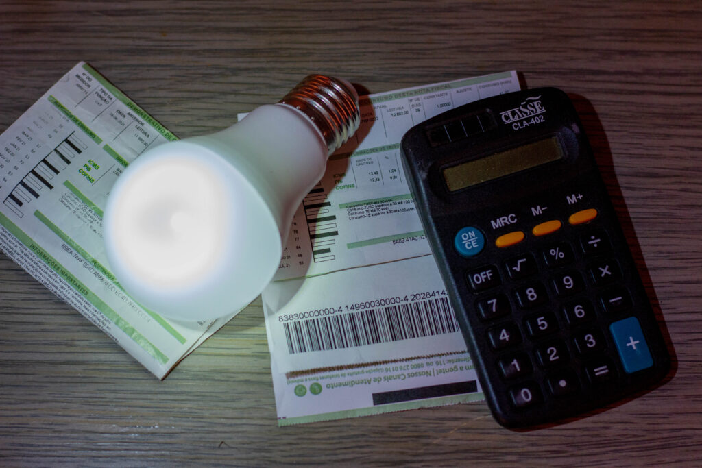 Se você tem registro no CadÚnico, pode ter conta de luz de graça.