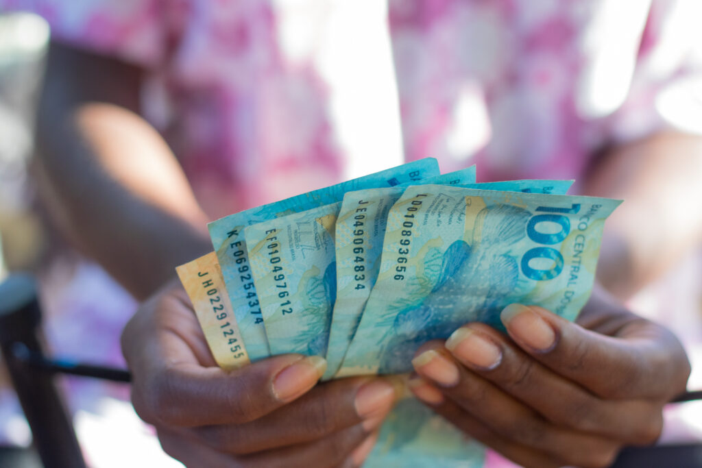 Se você recebeu o Auxílio Emergencial indevidamente, veja como devolver o pagamento.