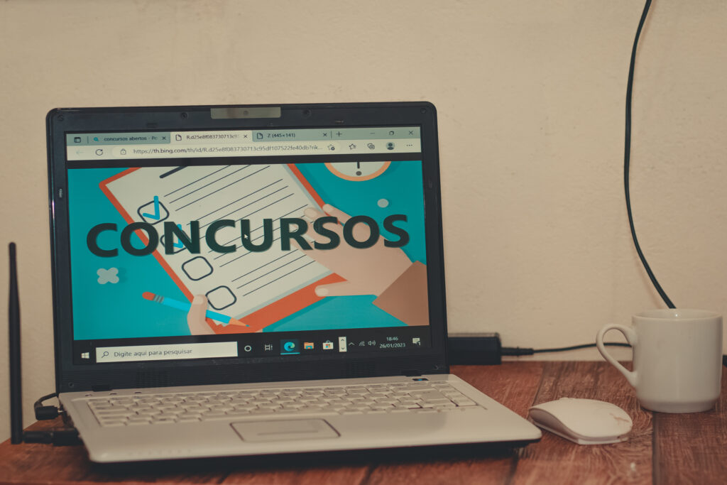 Procurando concursos na área da educação? Veja algumas oportunidades.